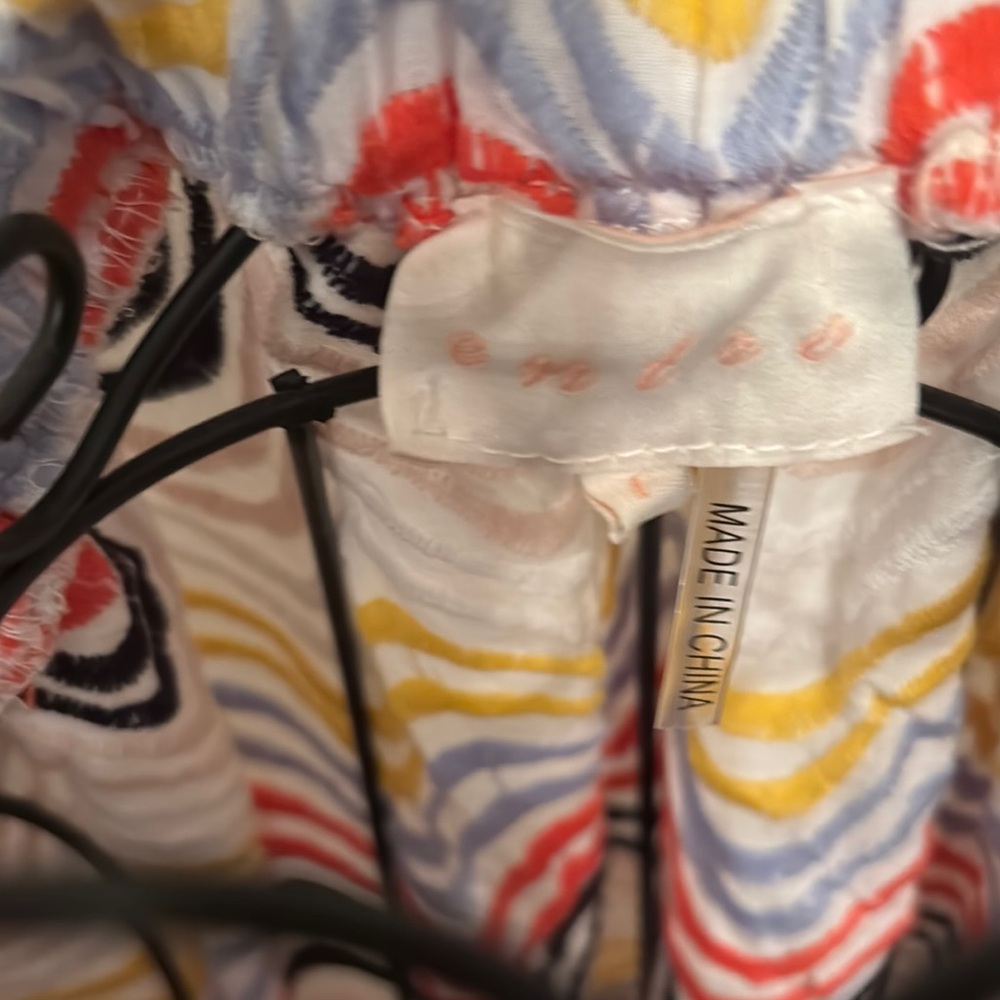 Colorful Wave Pattern Women's Top - Picture 2 of 3